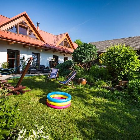 Dom Pod Orzechem Villa Lapczyca ภายนอก รูปภาพ