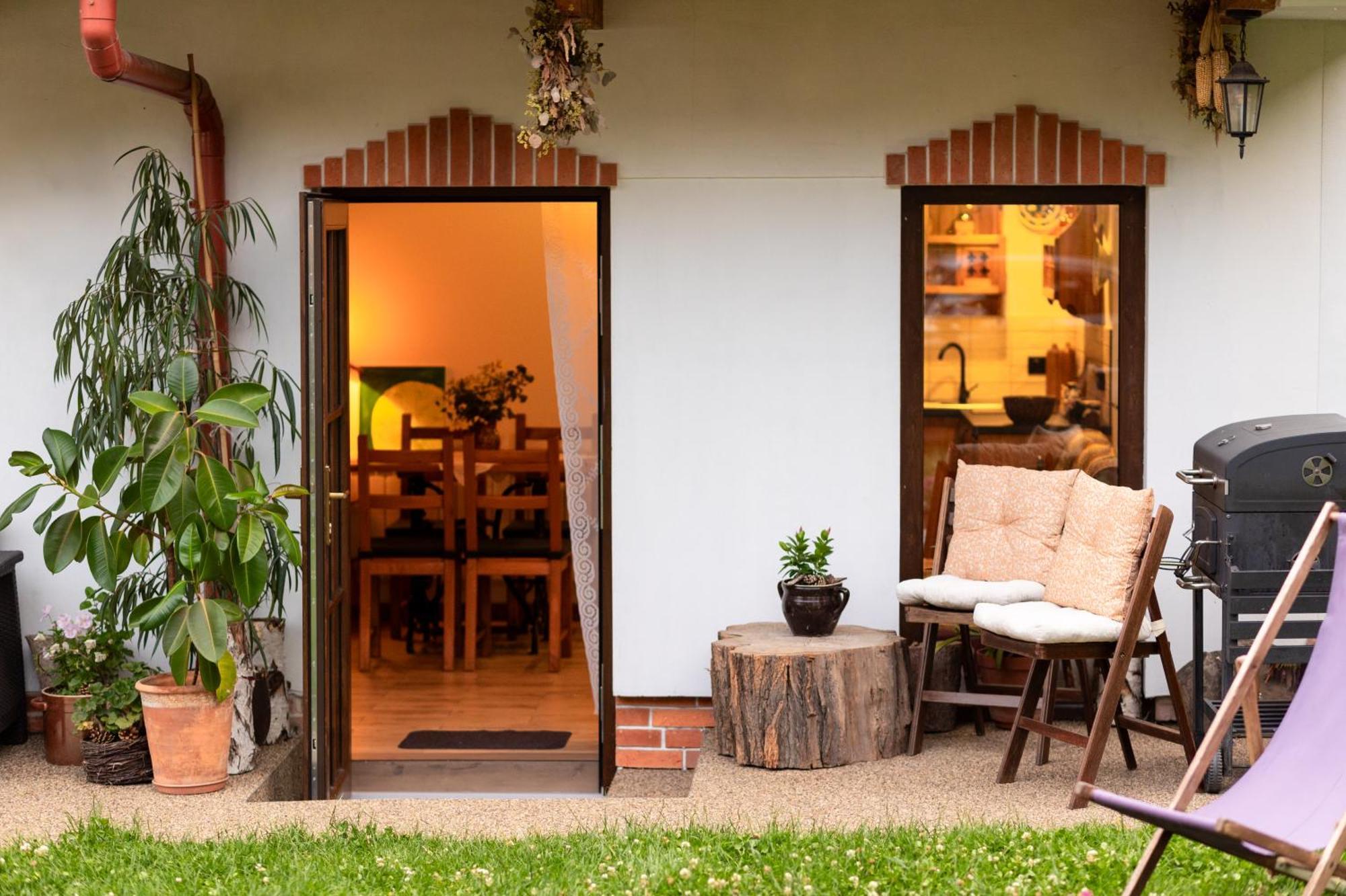 Dom Pod Orzechem Villa Lapczyca ภายนอก รูปภาพ